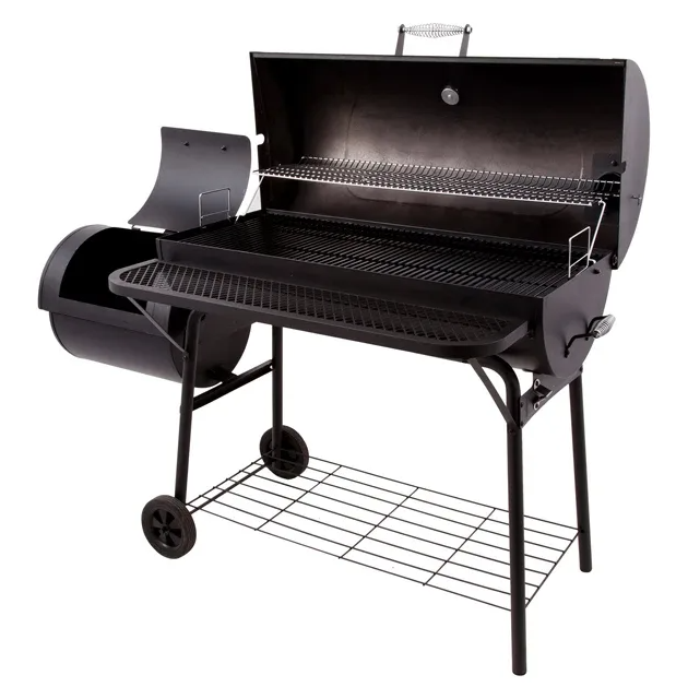 Чёрный офсет-гриль с открытыми крышками и полкой спереди